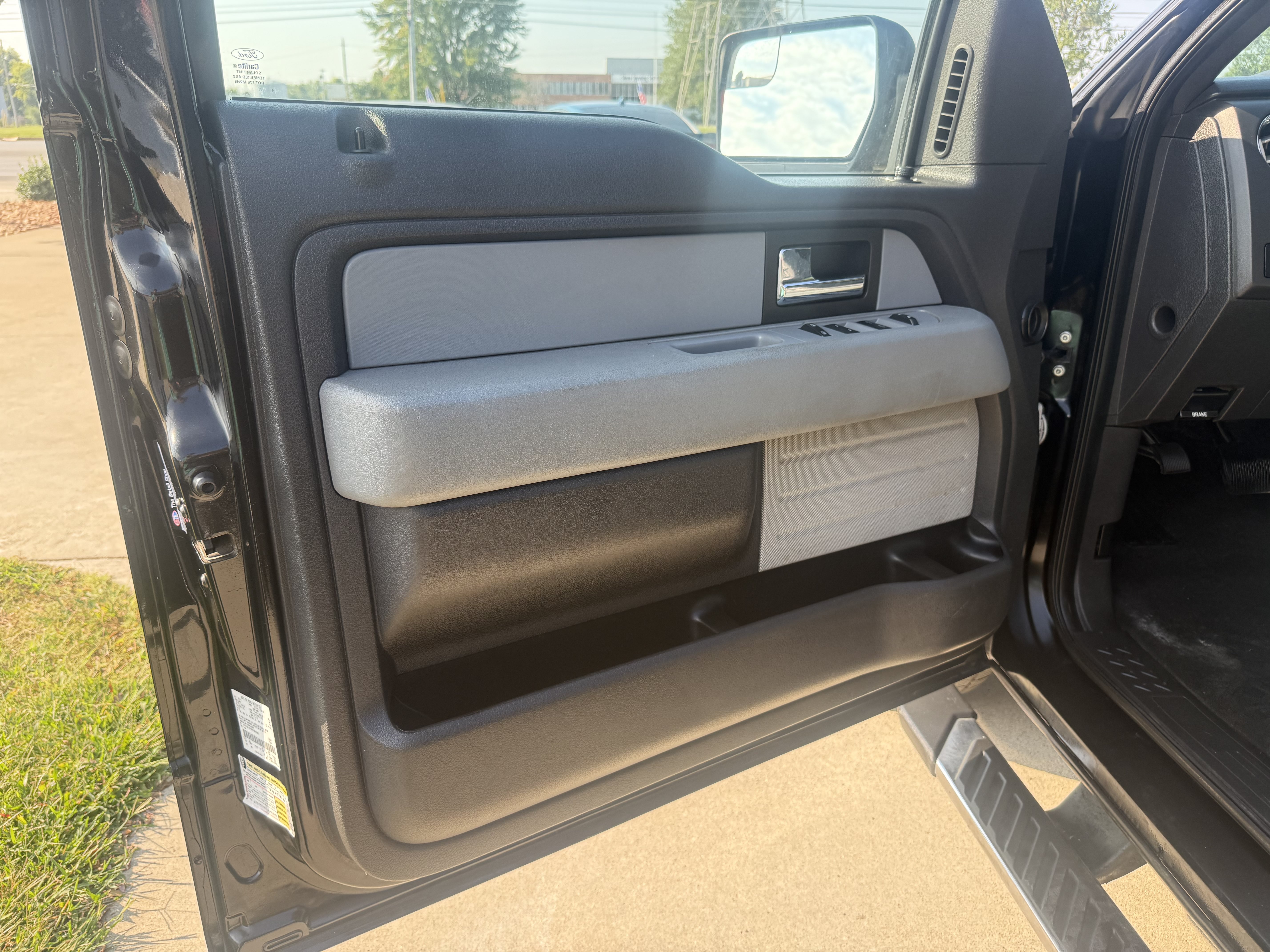 Used 2014 Ford F150 XLT AWD/4WD image 16