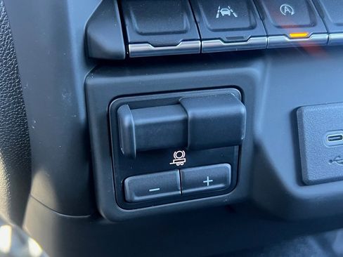 Used 2024 Chevrolet Silverado 1500 W/T w/ Z71 Off-Road Package image 9