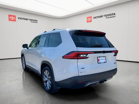 Used 2024 Toyota Grand Highlander Limited image 4