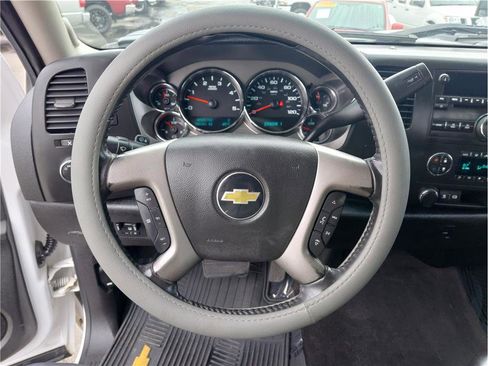 Used 2011 Chevrolet Silverado 2500 LT w/ Interior Plus Package image 5