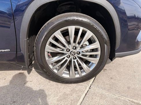 Used 2024 Toyota Highlander Platinum image 37