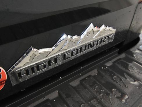 Used 2018 Chevrolet Silverado 1500 High Country image 34