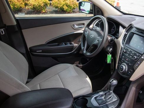 Used 2017 Hyundai Santa Fe Sport FWD image 20