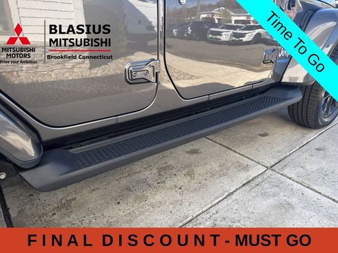 Used 2021 Jeep Wrangler Unlimited Sahara w/ Cold Weather Group AWD/4WD image 46