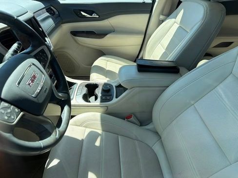 Used 2022 GMC Acadia Denali w/ Denali Ultimate Package AWD/4WD image 3