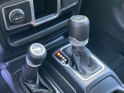 Used 2021 Jeep Gladiator Sport AWD/4WD image 35