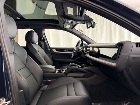 Used 2025 Porsche Cayenne S AWD/4WD image 16