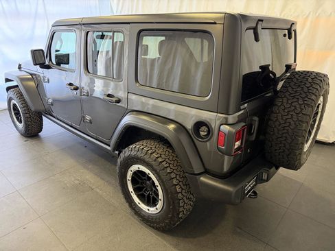Used 2023 Jeep Wrangler Unlimited Sport image 3