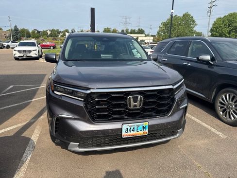 Used 2025 Honda Pilot Touring image 22