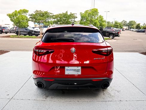 Used 2023 Alfa Romeo Stelvio Sprint RWD image 9