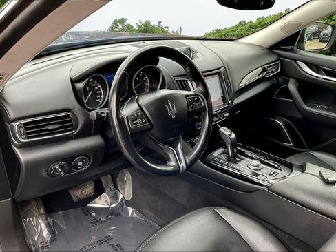Used 2019 Maserati Levante image 17