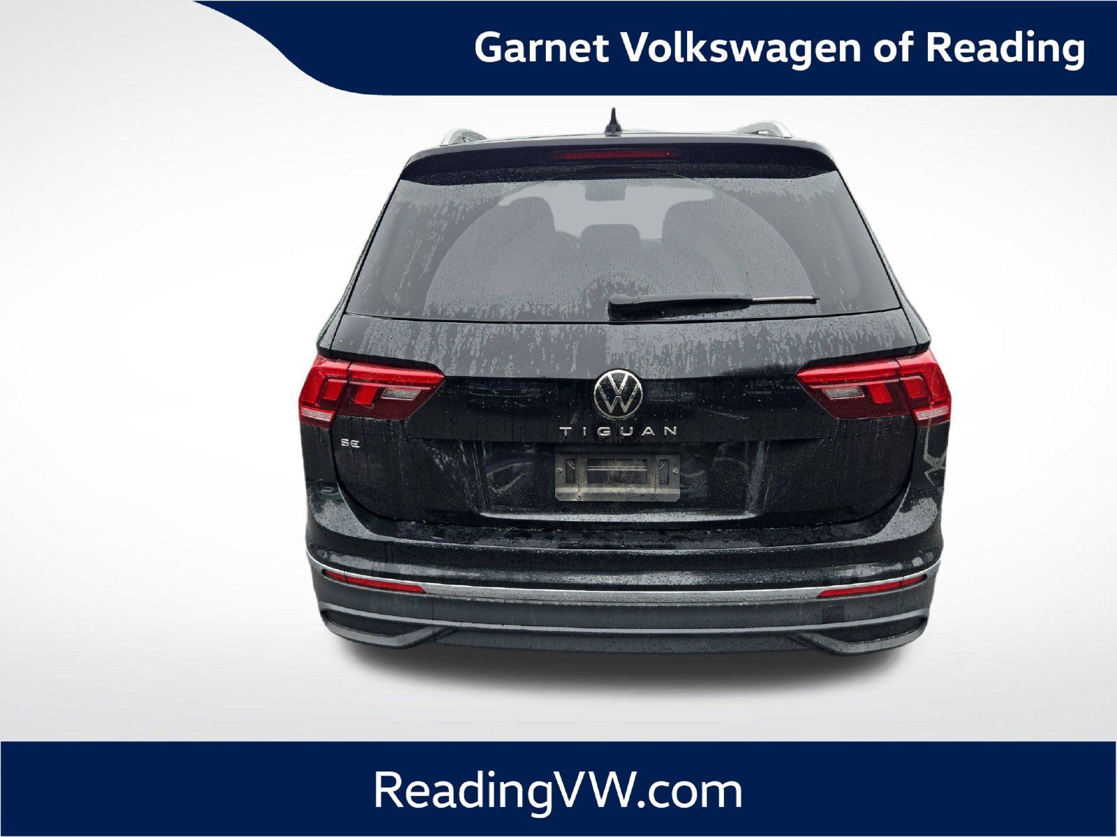 Used 2023 Volkswagen Tiguan SE w/ Panoramic Sunroof Package FWD image 4