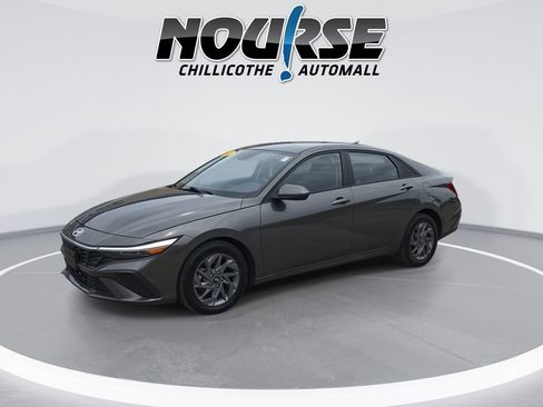 Used 2024 Hyundai Elantra SEL FWD image 4