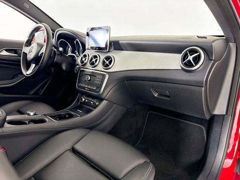 Used 2017 Mercedes-Benz GLA 250 image 13