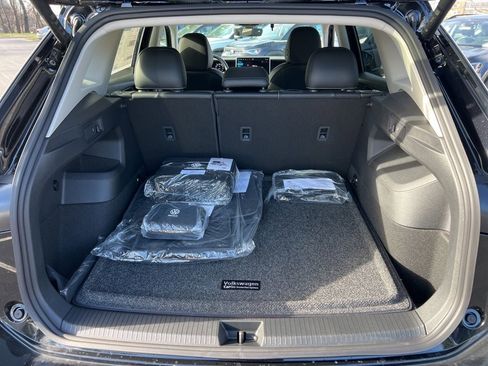 New 2026 Volkswagen Tiguan SE image 13