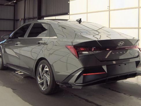 Certified 2026 Hyundai Elantra Limited FWD image 3