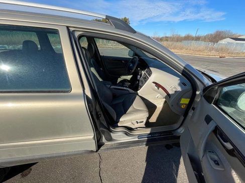 Used 2005 Volvo XC70 image 29