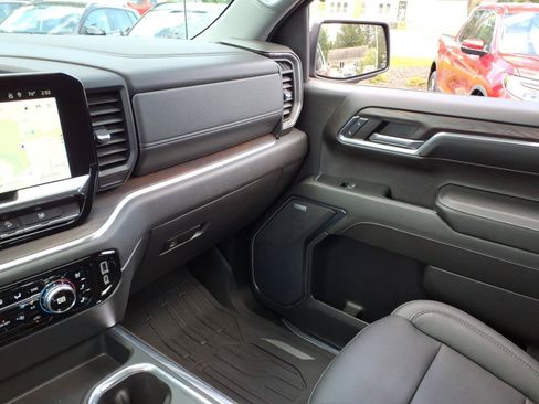 Used 2024 GMC Sierra 1500 SLT w/ SLT Premium Plus Package AWD/4WD image 22