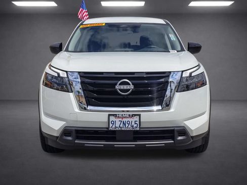 Used 2024 Nissan Pathfinder S FWD image 9