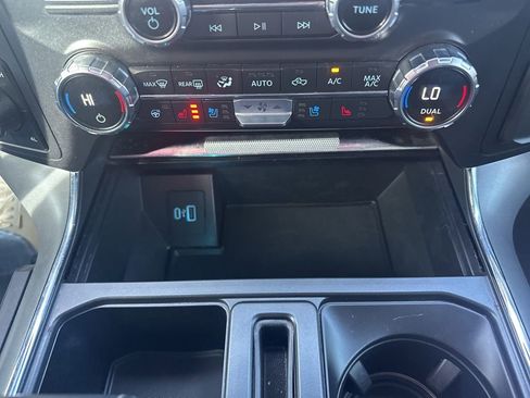 Used 2021 Ford F150 Lariat w/ Equipment Group 502A High image 31