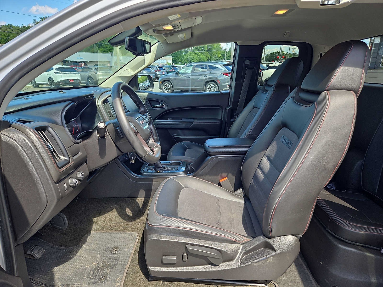 Used 2015 GMC Canyon SLE w/ All-Terrain Package AWD/4WD image 12
