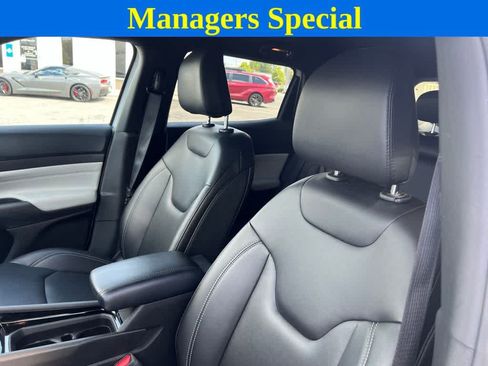 Used 2025 Jeep Compass Limited AWD/4WD image 11