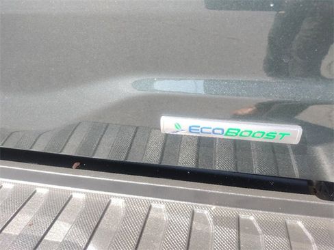 Used 2021 Ford F150 Lariat w/ Max Trailer Tow Package image 9