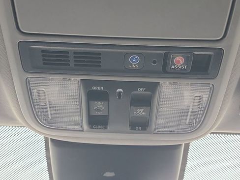 Used 2023 Honda Odyssey Touring image 25