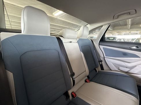 Used 2025 Volkswagen Jetta SE FWD image 26