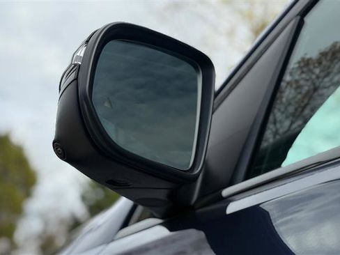 Used 2024 Mercedes-Benz GLS 450 4MATIC w/ AMG Line Exterior image 36