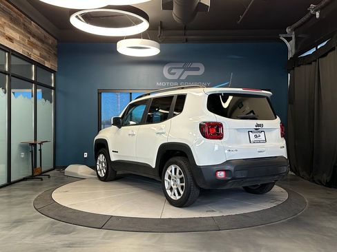 Used 2020 Jeep Renegade Latitude w/ Cold Weather Group image 5