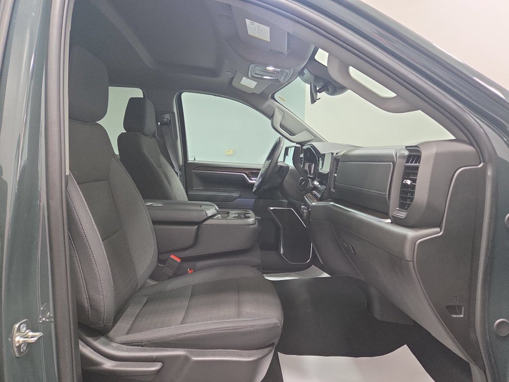 Used 2025 Chevrolet Silverado 1500 LT AWD/4WD image 21