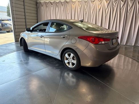 Used 2013 Hyundai Elantra GLS w/ Preferred Pkg FWD image 5