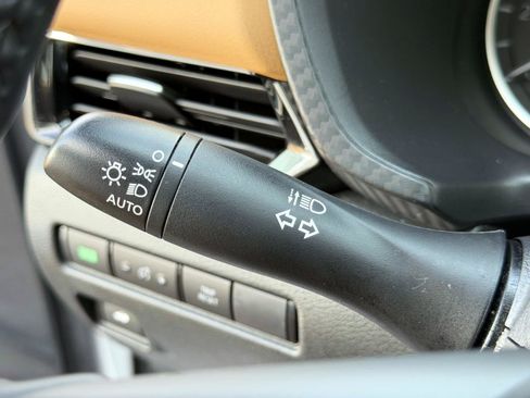 Used 2023 Nissan Sentra SV w/ SV Premium Package FWD image 23
