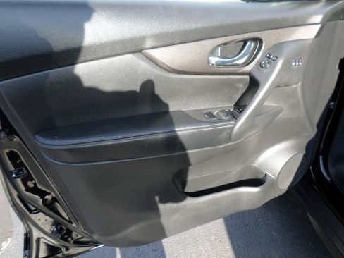 Used 2019 Nissan Rogue SV w/ Premium Package AWD/4WD image 34