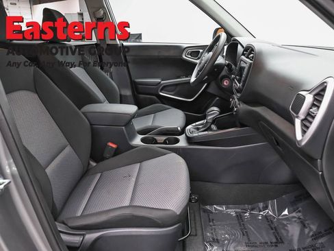 Used 2025 Kia Soul LX w/ LX Technology Package FWD image 23