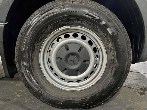 Used 2025 Mercedes-Benz Sprinter 2500 image 9