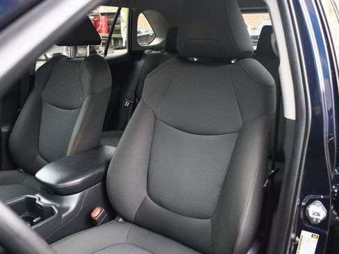 Used 2025 Toyota RAV4 XLE AWD/4WD image 17