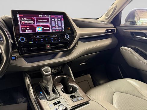 Used 2020 Toyota Highlander Limited AWD/4WD image 20