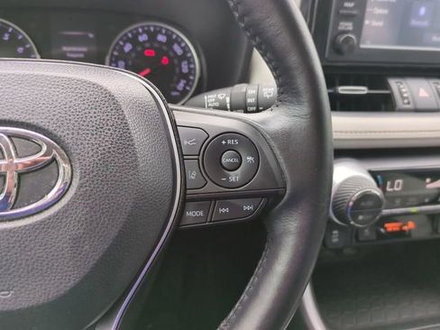 Used 2019 Toyota RAV4 XLE Premium w/ Cold Weather Package FWD image 28