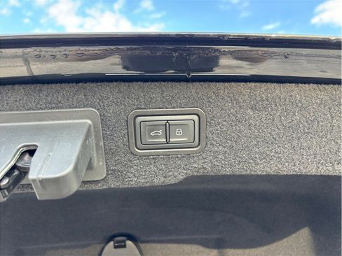 Used 2020 Audi A8 L 4.0T w/ Executive Package image 55