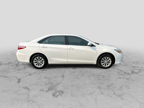 Used 2015 Toyota Camry LE FWD image 11