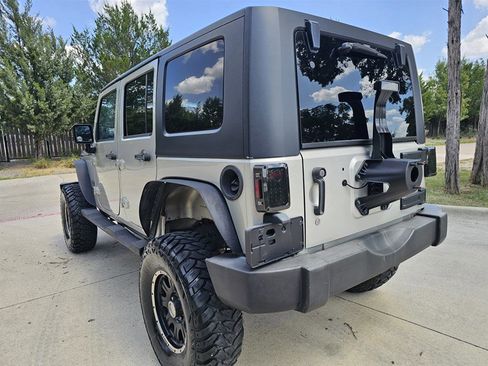 Used 2007 Jeep Wrangler Unlimited X image 4