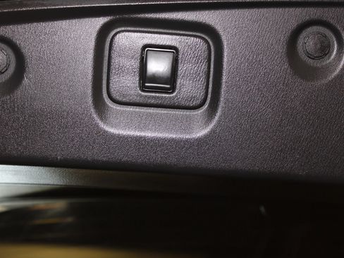 Used 2018 Nissan Pathfinder SL w/ Cargo Package FWD image 35