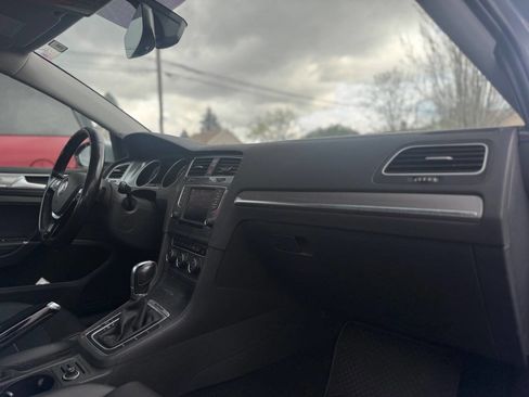 Used 2017 Volkswagen Golf Alltrack SEL image 5