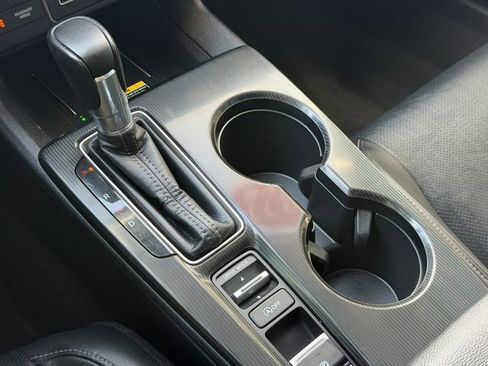Used 2022 Honda Civic Touring image 12
