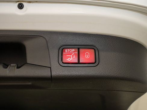 Used 2025 Mercedes-Benz GLA 250 image 6