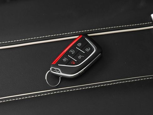 Used 2025 Cadillac Escalade V w/ LPO, ONYX Package image 26