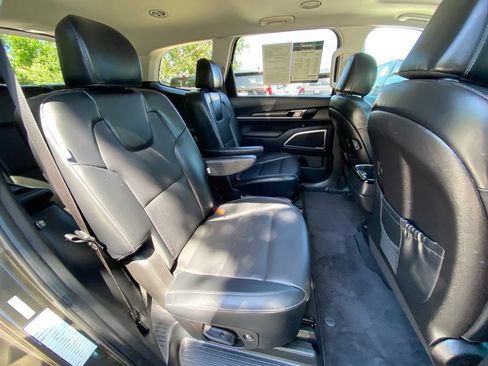 Used 2025 Kia Telluride S AWD/4WD image 41