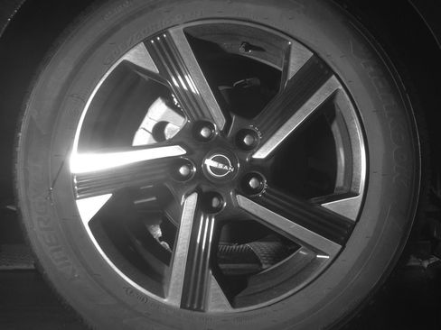 Used 2025 Nissan Sentra SV FWD image 15